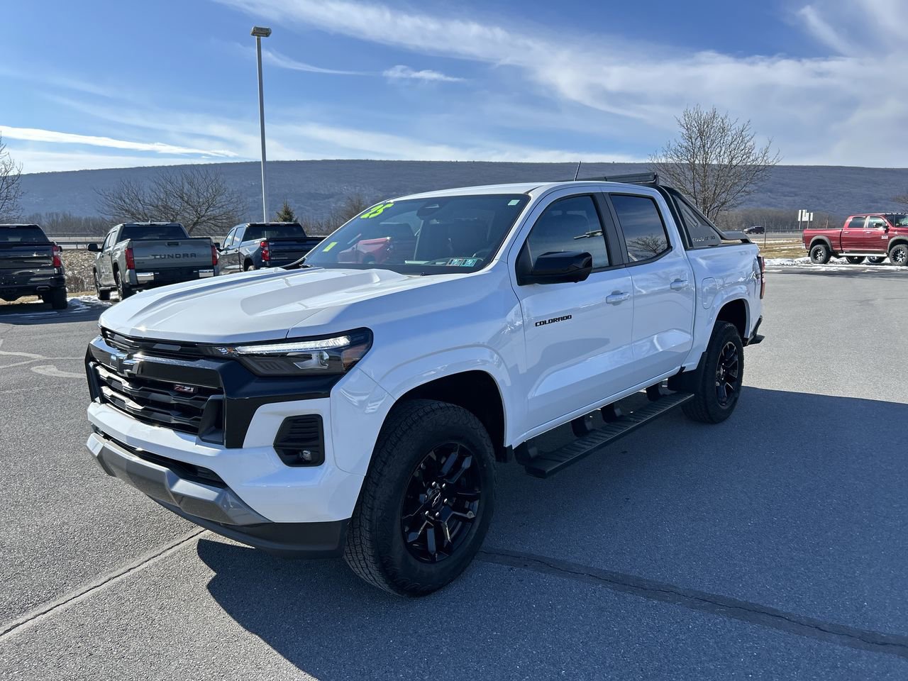 New 2025 Chevrolet Colorado Z71 w/ Midnight Edition video 3