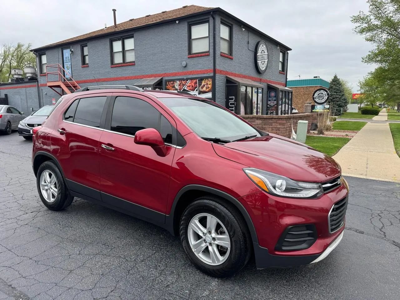 Used 2019 Chevrolet Trax LT w/ LT Convenience Package FWD image 4