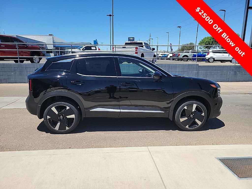 New 2025 Nissan Kicks SR FWD image 8