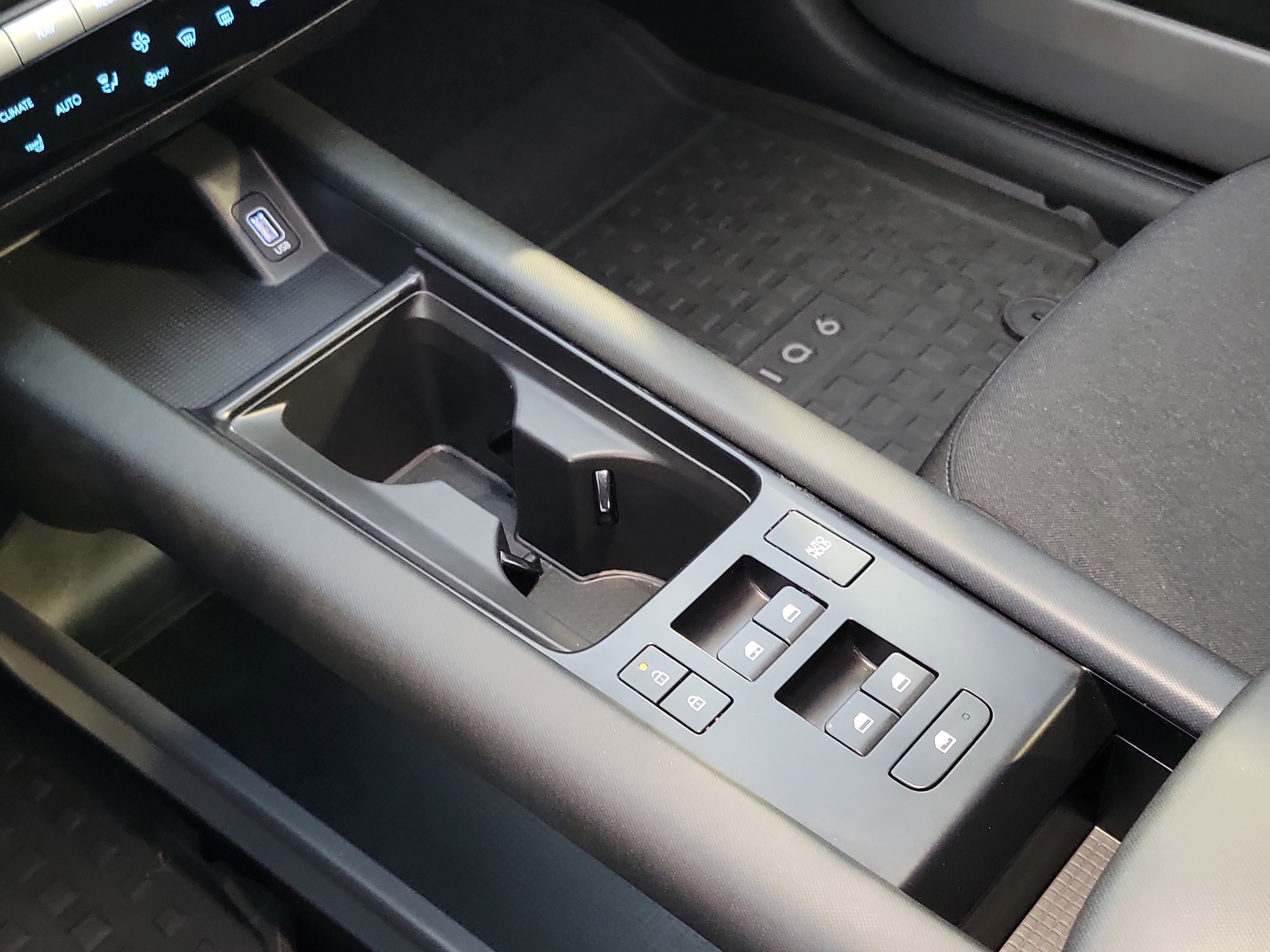 Certified 2025 Hyundai Ioniq 6 SE image 14