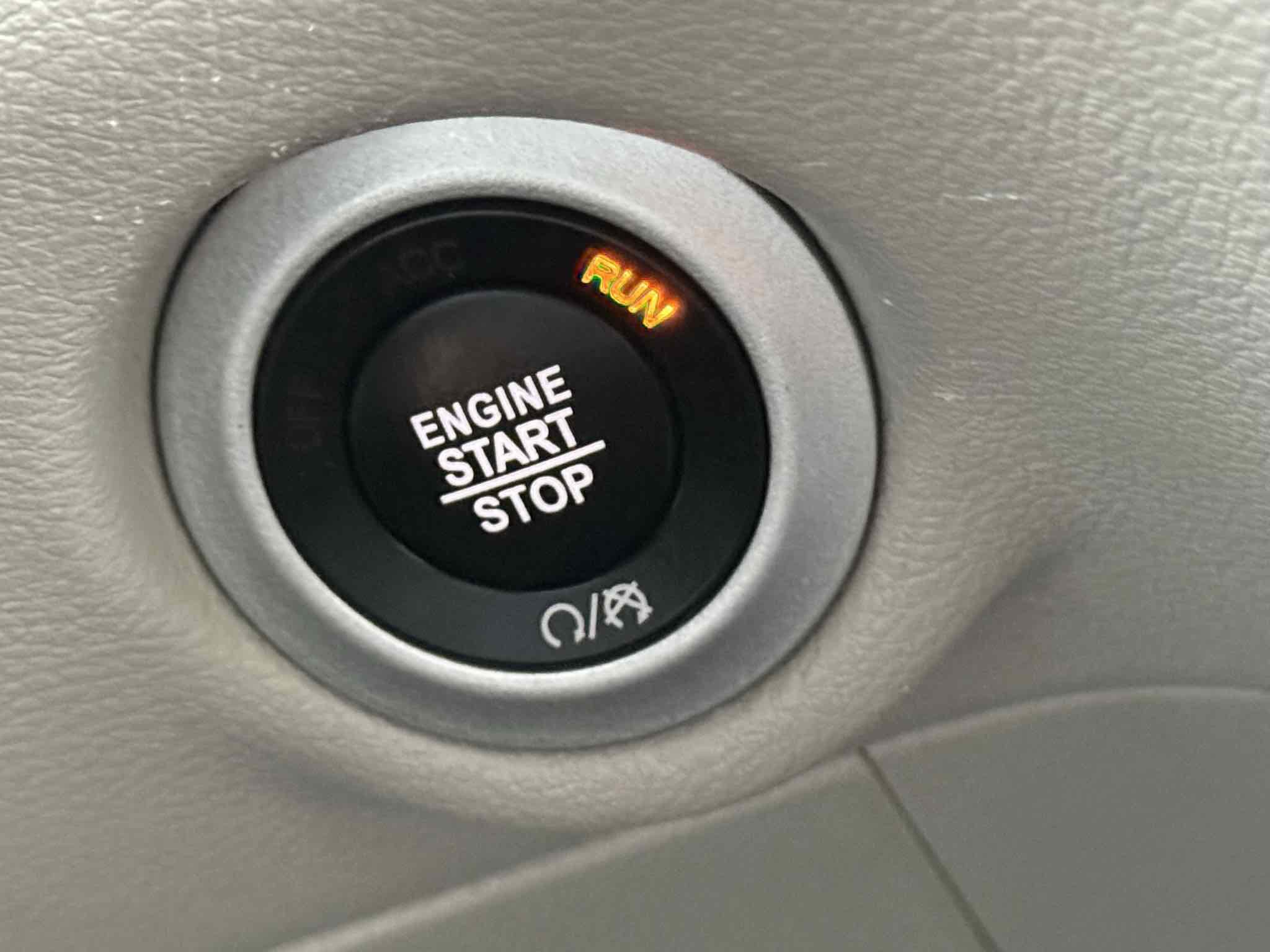 Used 2023 Chrysler Voyager LX image 69