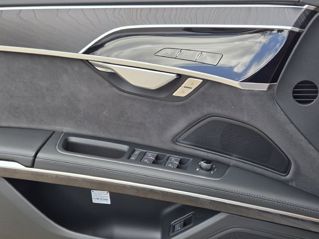 Certified 2025 Audi A8 L 3.0T AWD/4WD image 30