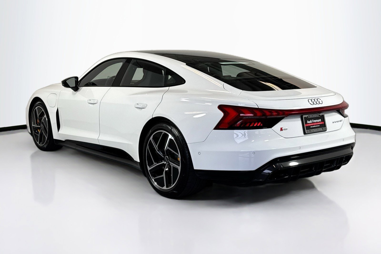 Used 2024 Audi RS e-tron GT AWD/4WD image 7