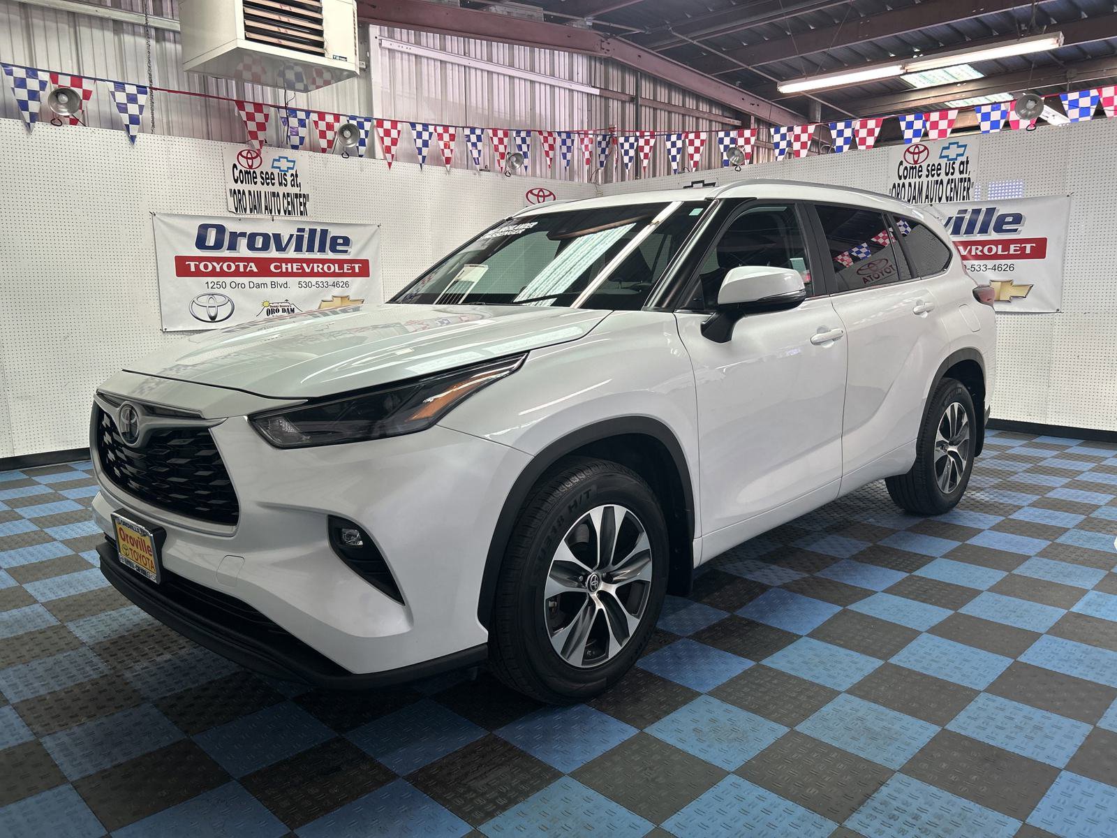 Used 2023 Toyota Highlander XLE