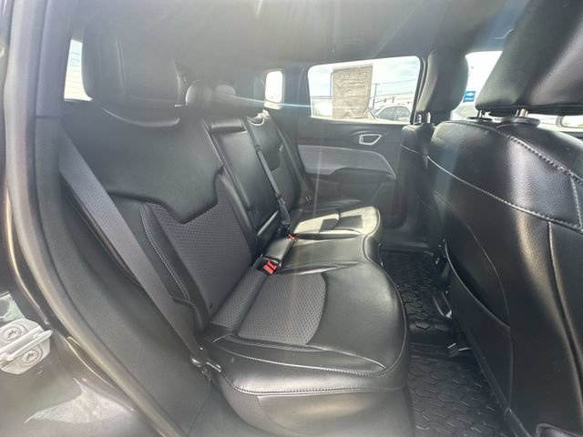 Used 2023 Jeep Compass Latitude w/ Convenience Group AWD/4WD image 29