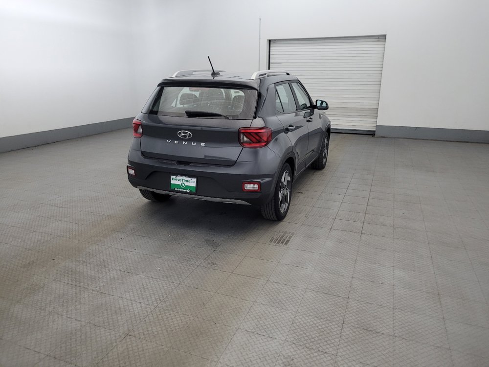 Used 2024 Hyundai Venue SEL FWD image 9