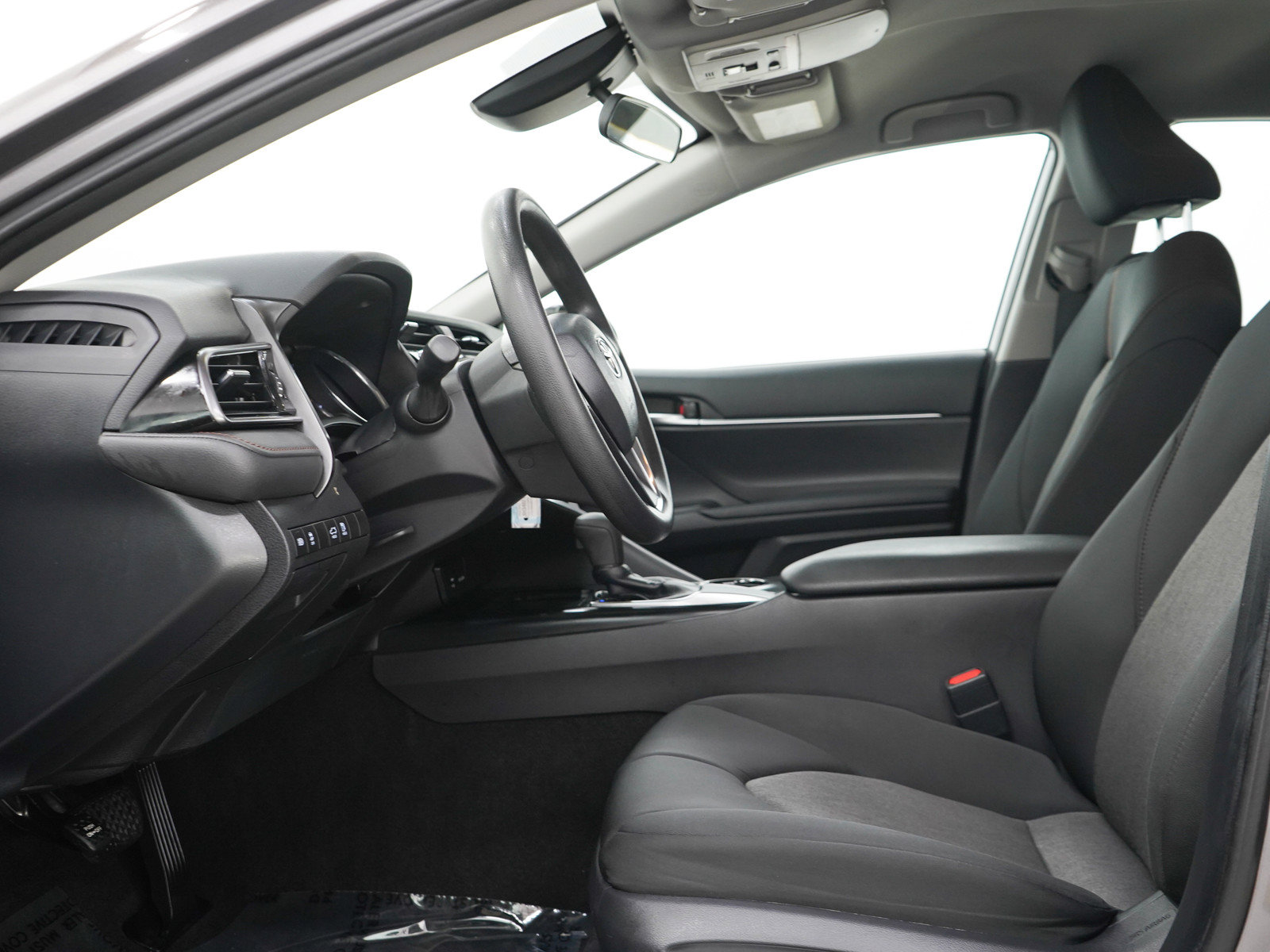 Used 2019 Toyota Camry LE FWD image 21