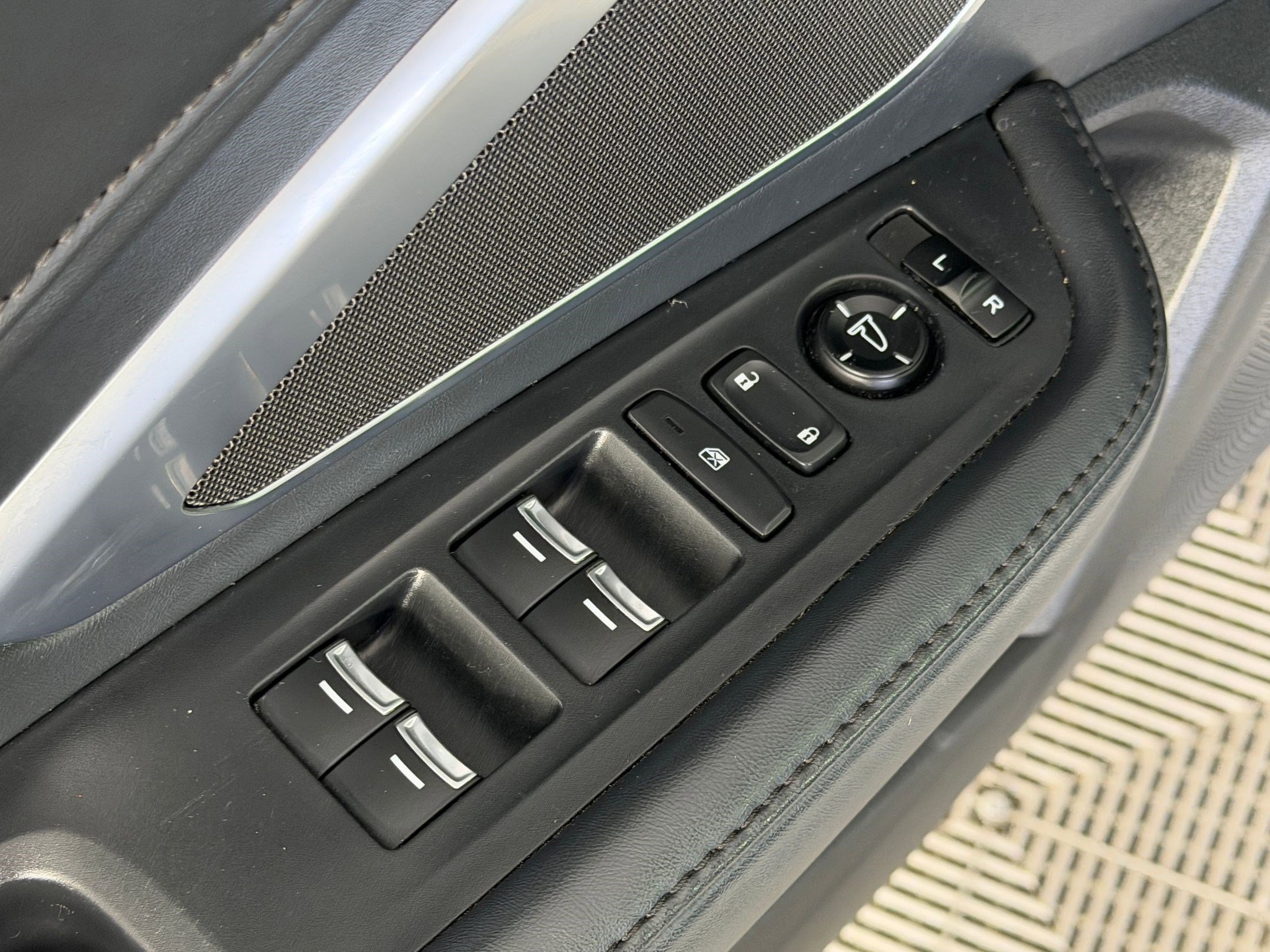 Used 2020 Acura RDX FWD image 12