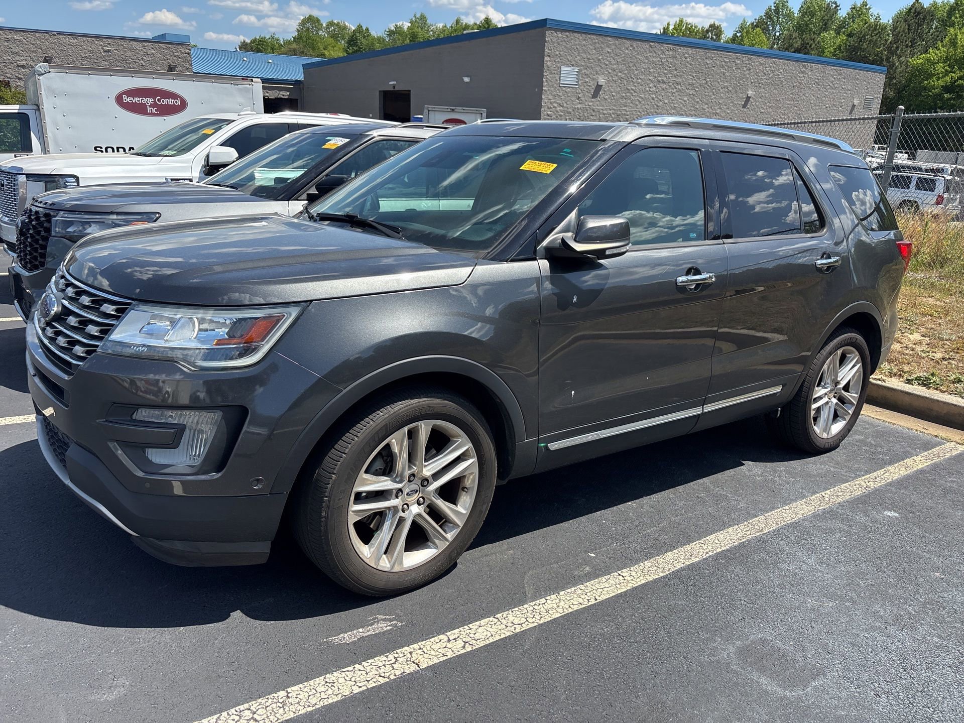 Used 2016 Ford Explorer Limited w/ Equipment Group 301A FWD image 1