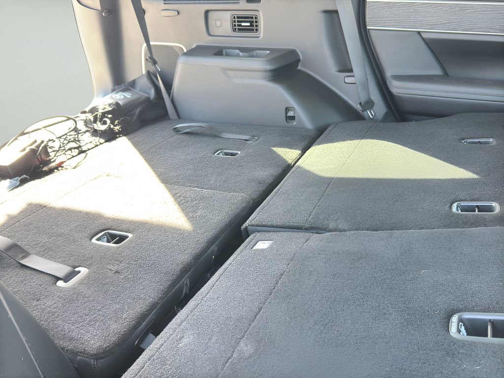 Used 2024 Hyundai Santa Fe Limited image 39