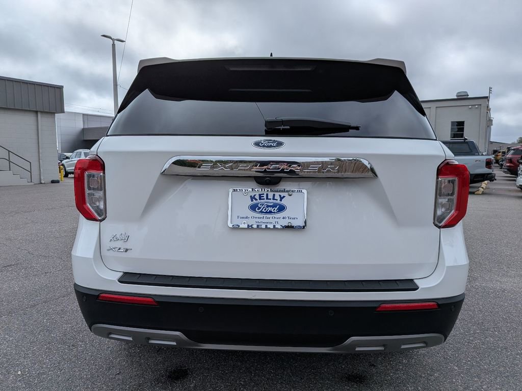 Certified 2022 Ford Explorer XLT w/ Equipment Group 202A image 7