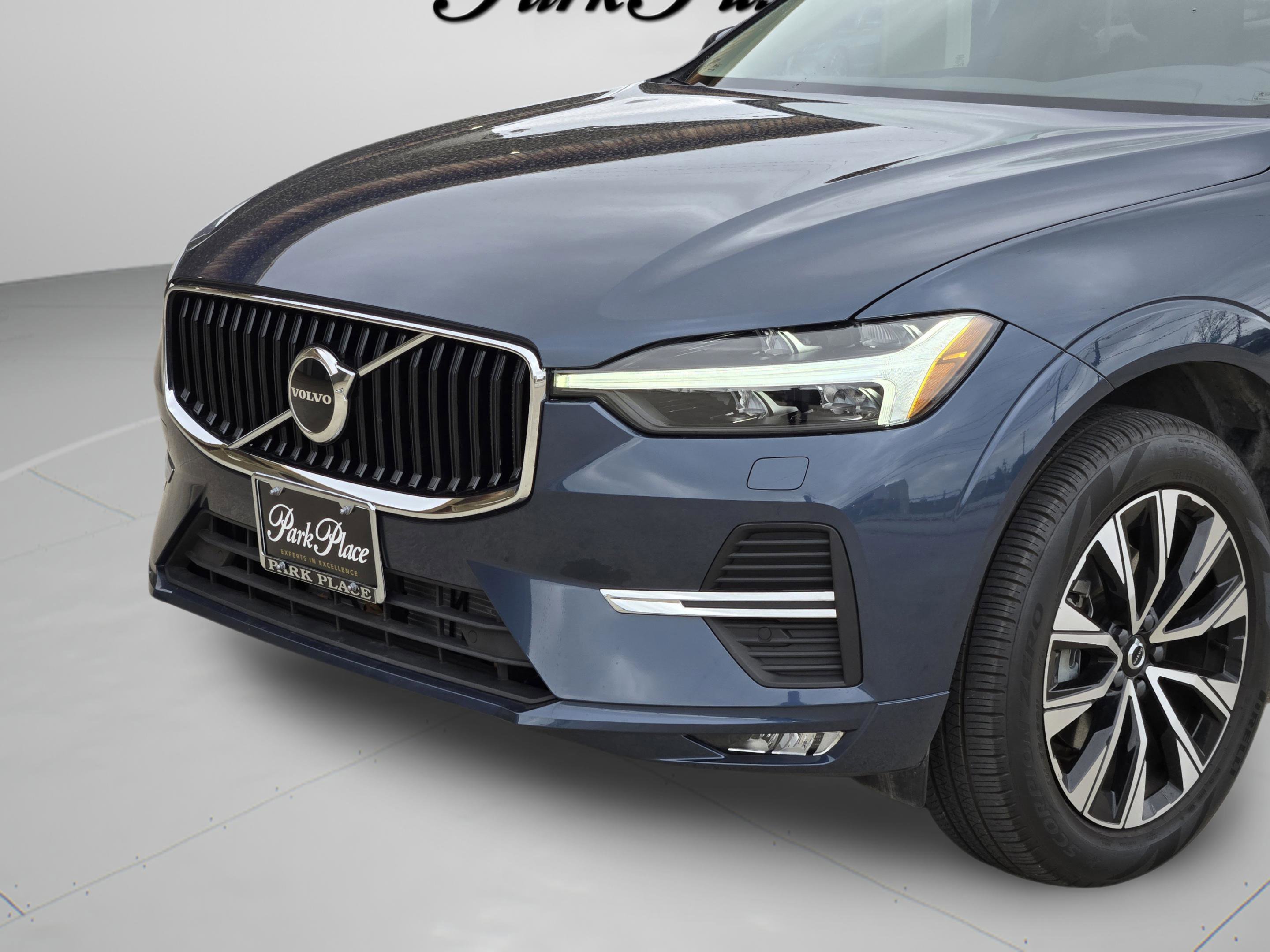 Used 2023 Volvo XC60 B5 Core w/ Climate Package image 12