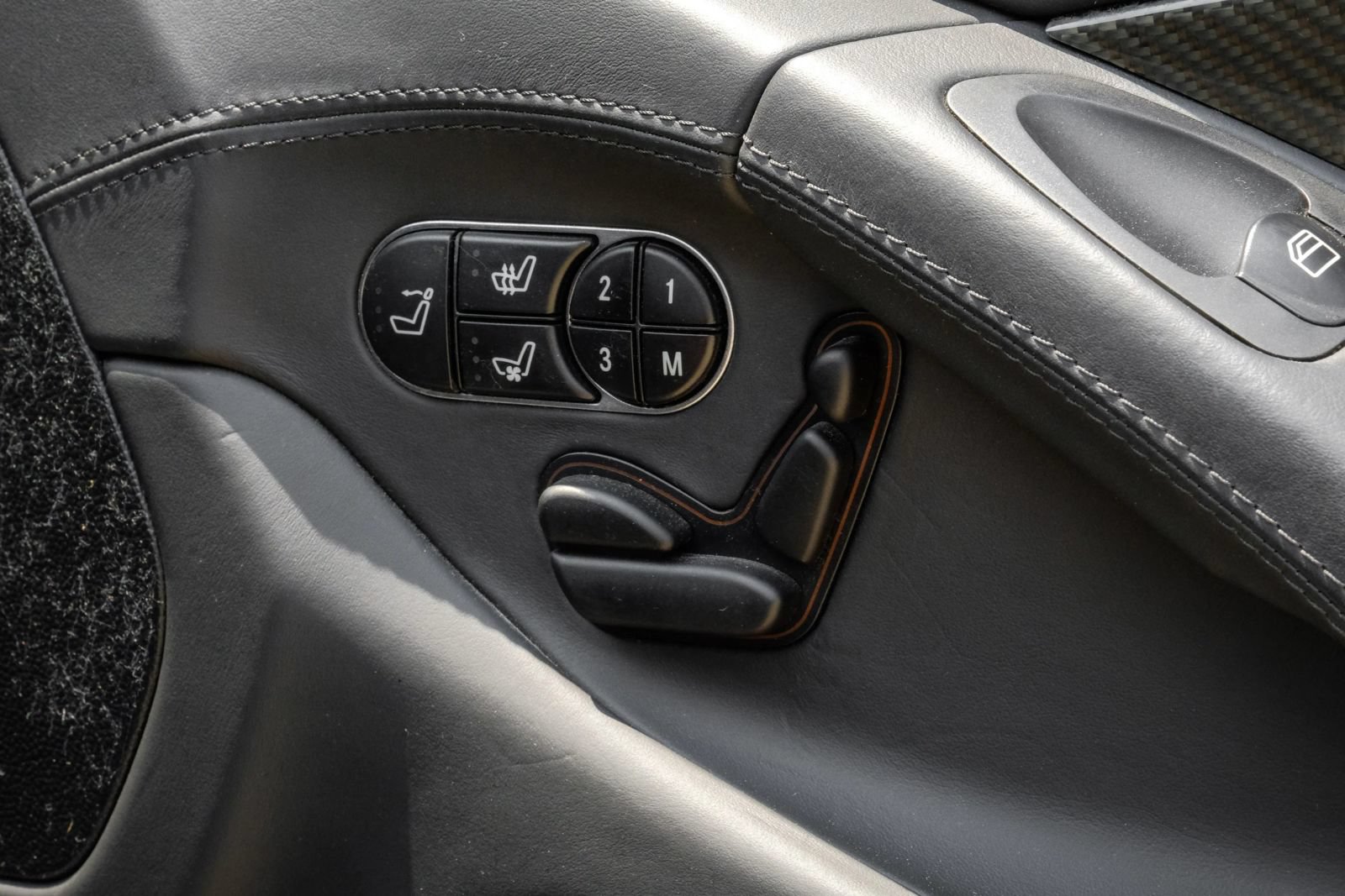 Used 2011 Mercedes-Benz SL 65 AMG image 22