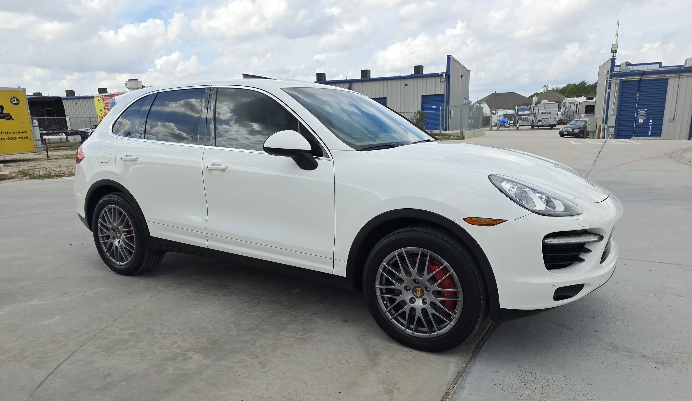 Used 2011 Porsche Cayenne Turbo AWD/4WD image 8