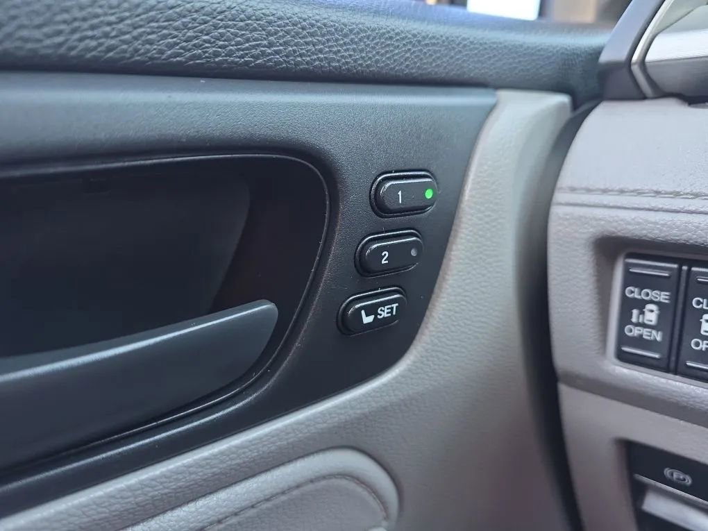 Used 2018 Honda Odyssey EX-L image 24