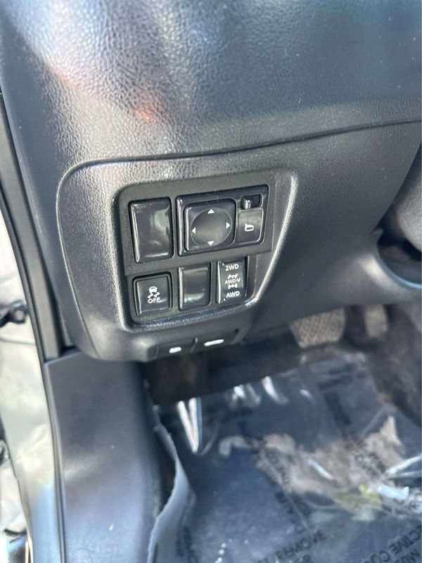 Used 2013 Nissan Juke S AWD/4WD image 24
