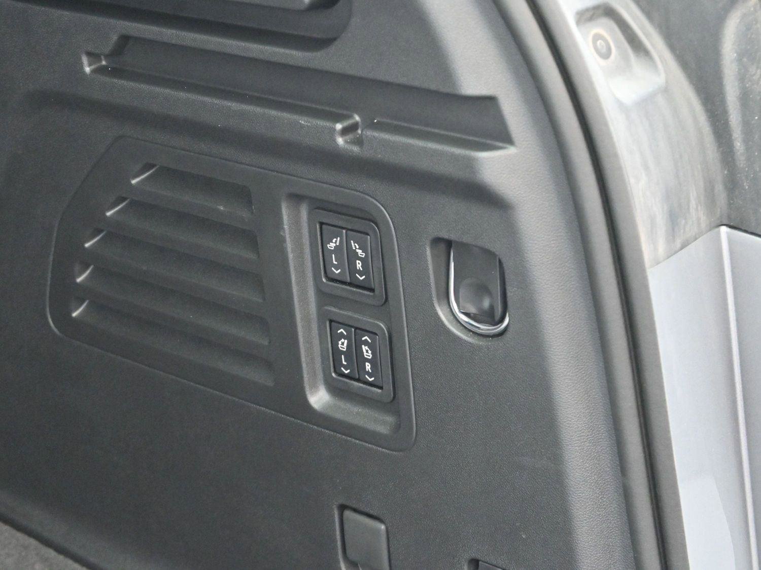 Used 2024 Chevrolet Traverse RS w/ LPO, Floor Liner Package image 10