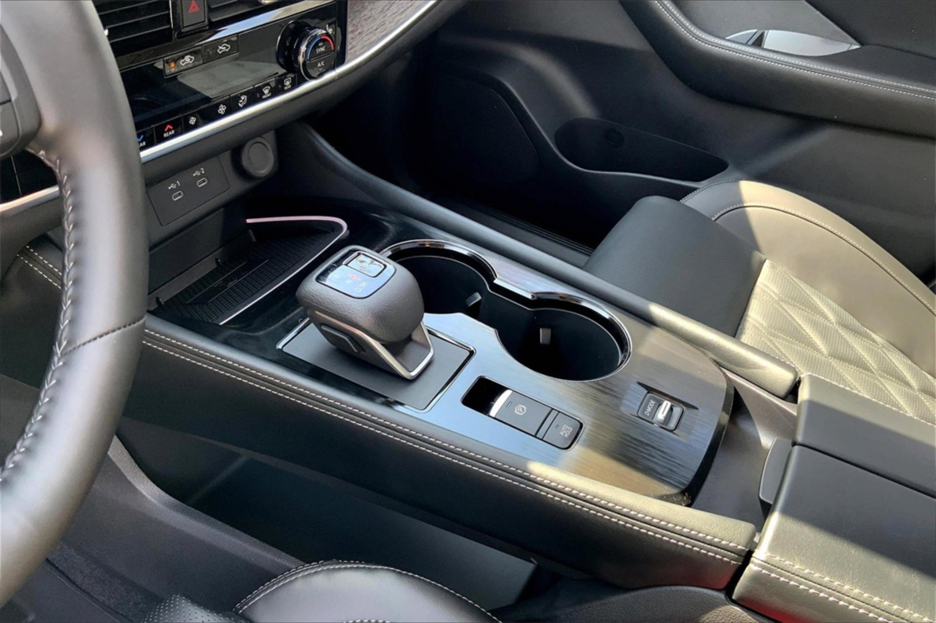 New 2025 Nissan Rogue Platinum w/ Tech Package image 9