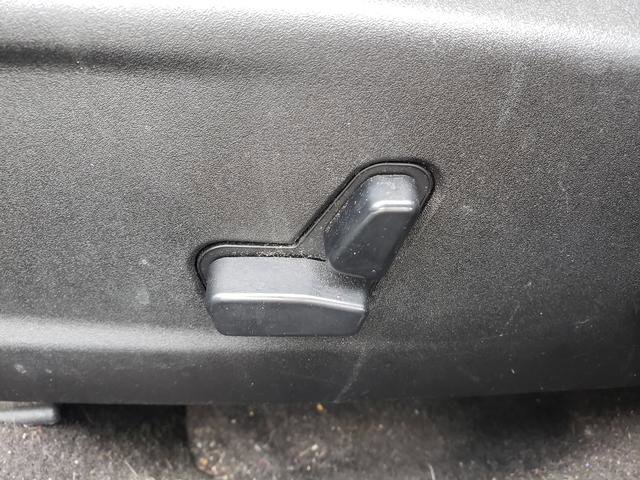 Used 2016 Chrysler 300 C w/ Harman/Kardon Audio Group image 21