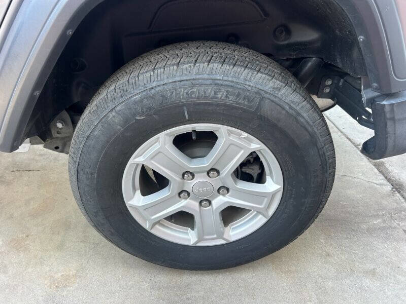 Used 2019 Jeep Wrangler Unlimited Sport S AWD/4WD image 27