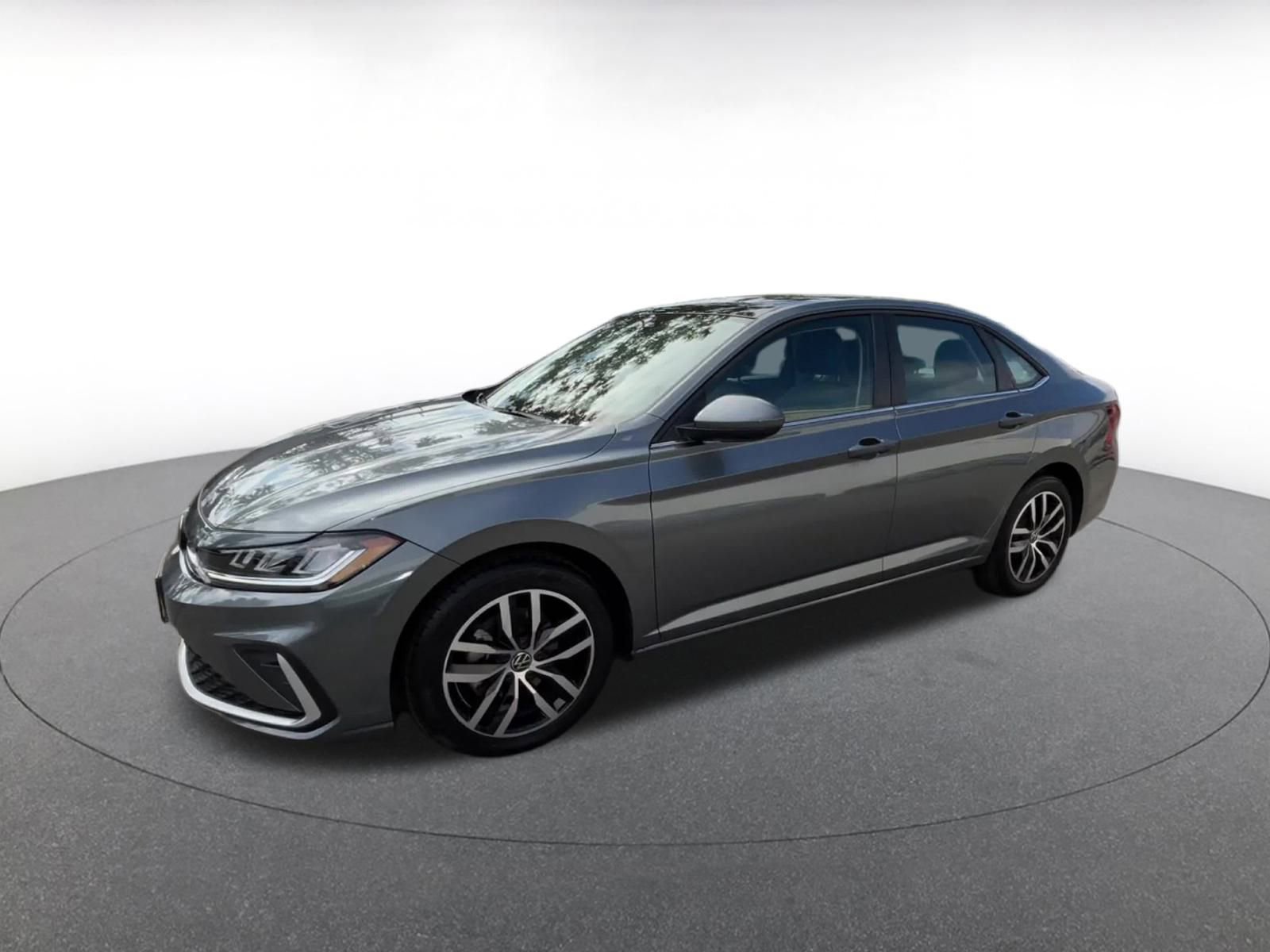 Used 2025 Volkswagen Jetta SE image 8