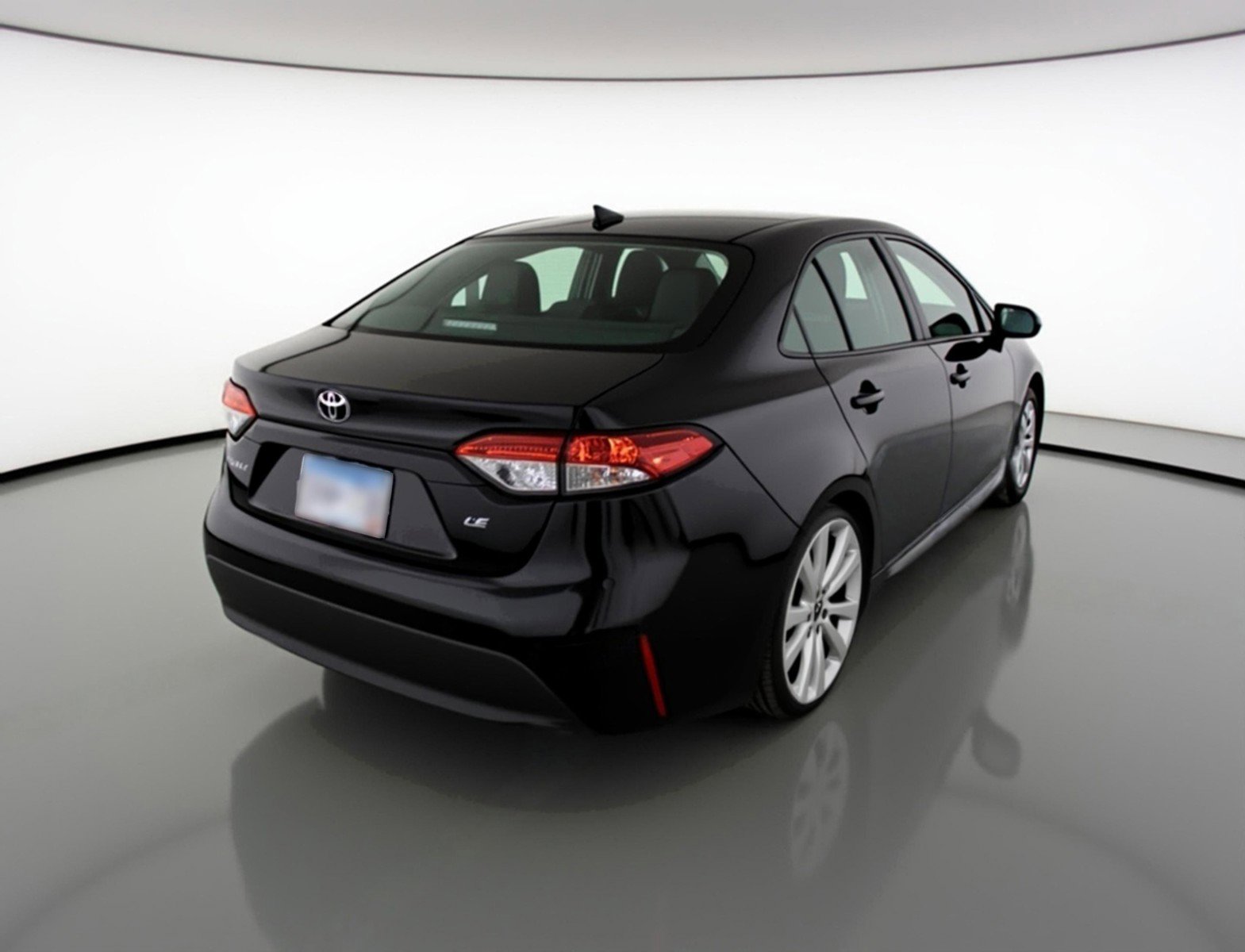 Used 2025 Toyota Corolla LE FWD image 9