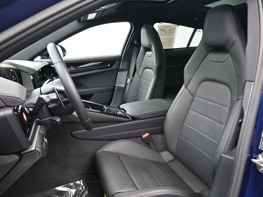 Certified 2025 Porsche Panamera image 5