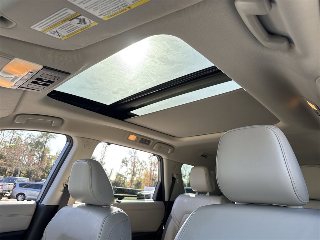 Used 2022 Nissan Pathfinder Platinum w/ Cargo Package image 12