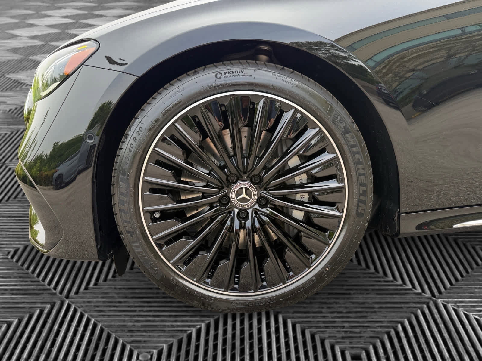 New 2026 Mercedes-Benz E 450 4MATIC Sedan image 9