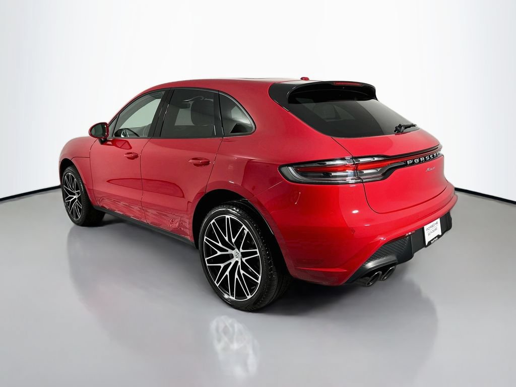 Certified 2023 Porsche Macan AWD/4WD image 3