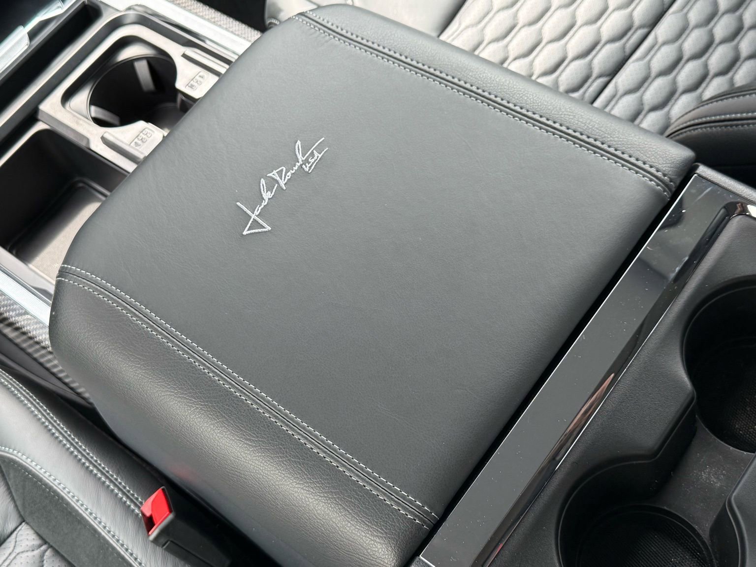 New 2026 Ford F250 Lariat w/ Black Appearance Package image 31