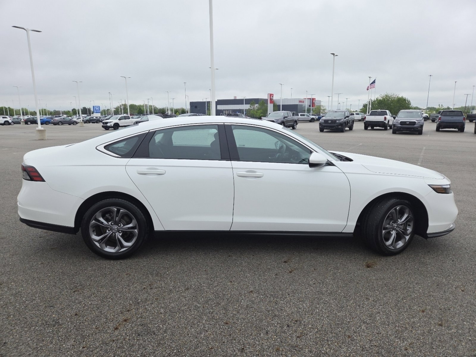 Used 2024 Honda Accord EX image 19