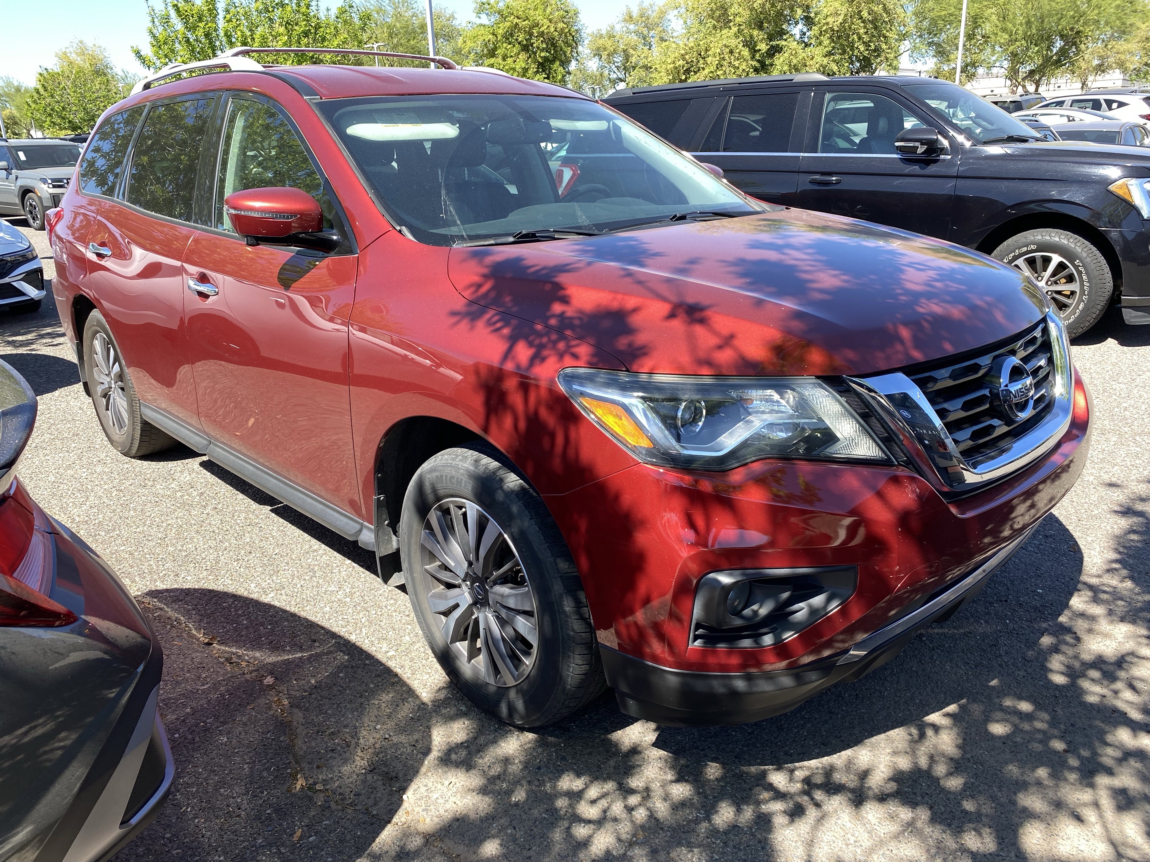 Used 2017 Nissan Pathfinder SL image 5