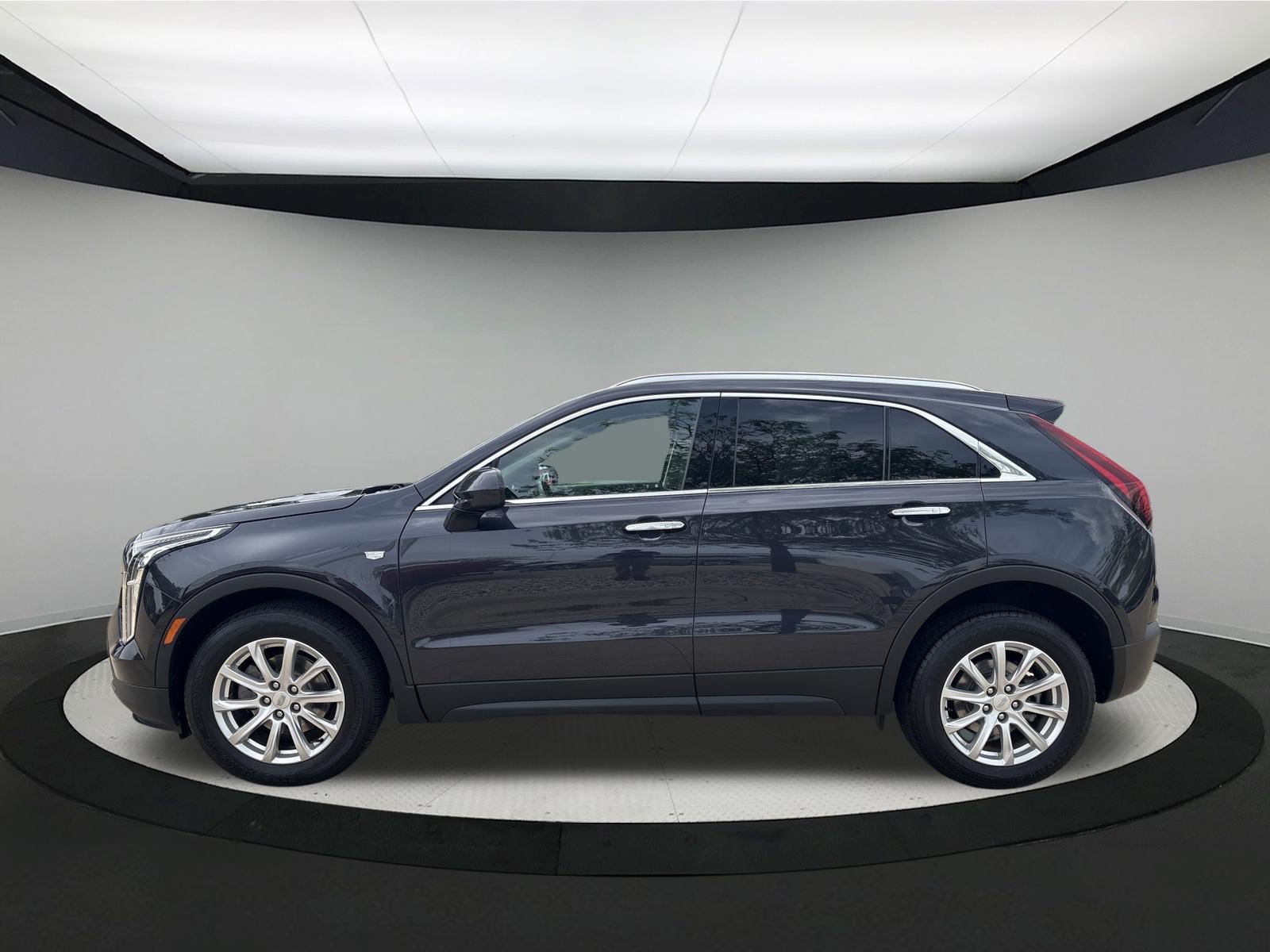 Used 2022 Cadillac XT4 Luxury w/ Cold Weather Package AWD/4WD image 4