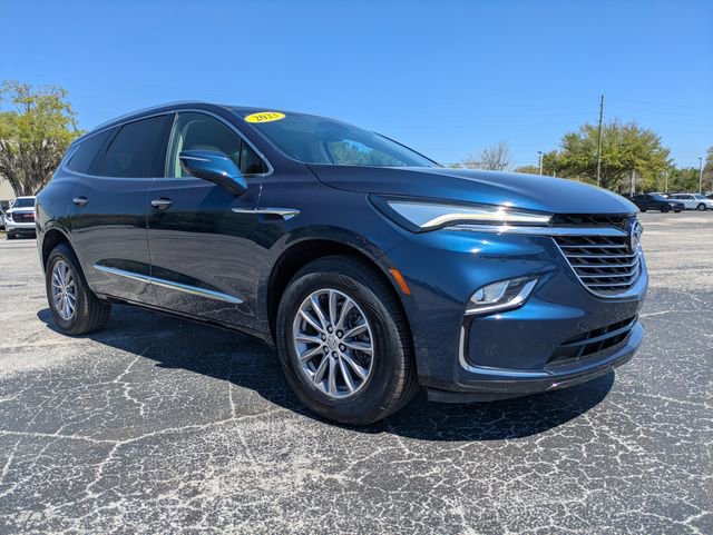 Used 2023 Buick Enclave Essence image 2