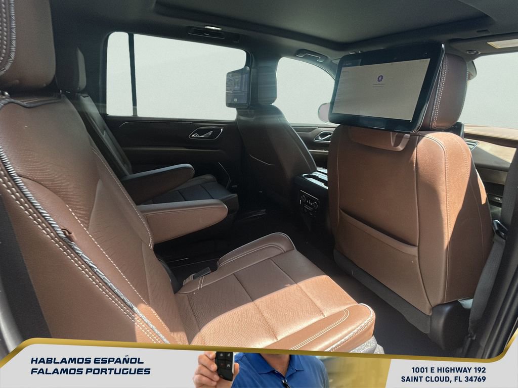 Used 2024 Chevrolet Suburban High Country AWD/4WD image 29