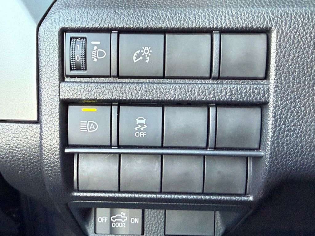 Used 2025 Toyota Tacoma SR5 image 27