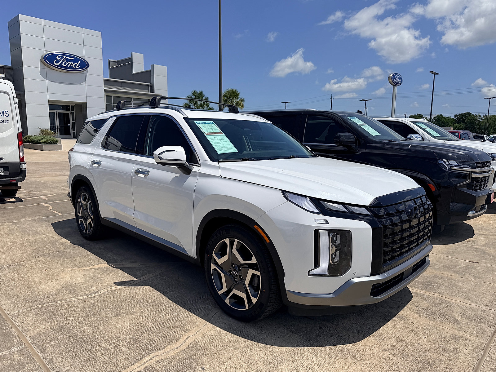 Used 2023 Hyundai Palisade SEL AWD/4WD image 1