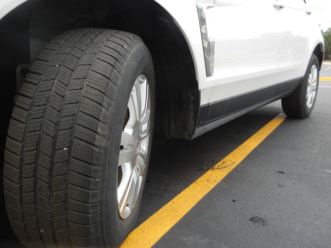 Used 2013 Cadillac SRX Luxury FWD image 17