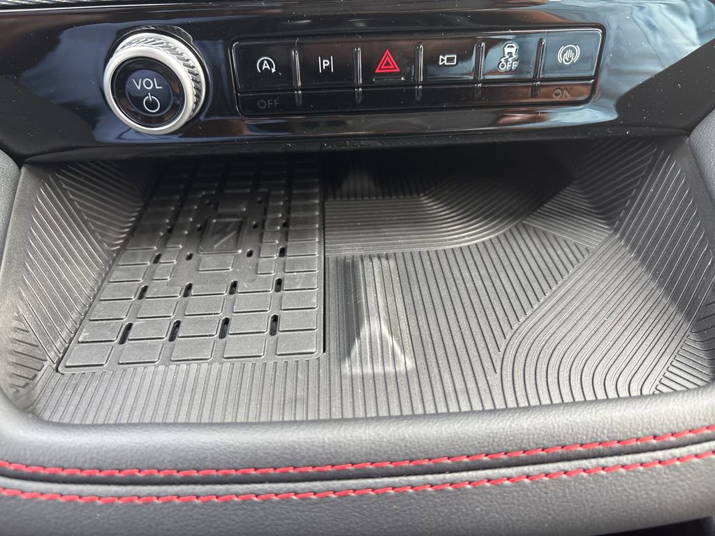 Used 2025 Ford Explorer ST image 34