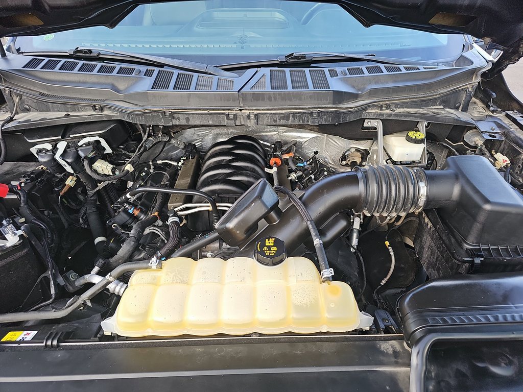 Used 2022 Ford F150 Lariat w/ Max Trailer Tow Package image 28