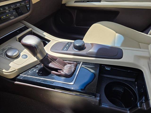 Used 2016 Lexus ES 350 w/ Premium Package w/Wood Trim FWD image 14