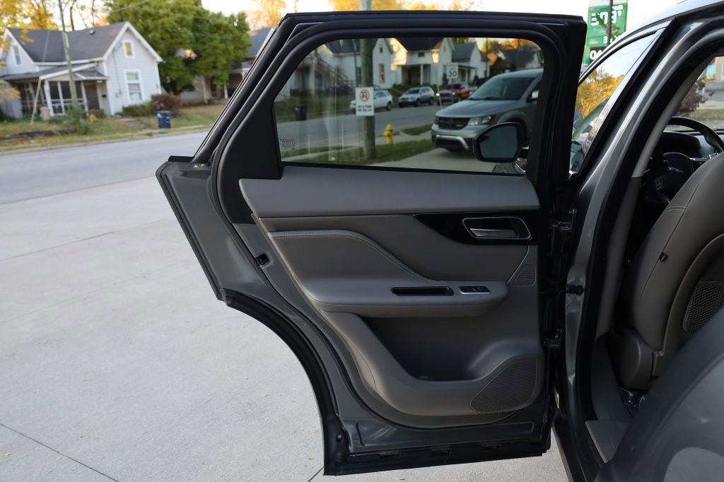 Used 2018 Jaguar F-PACE R-Sport AWD/4WD image 19