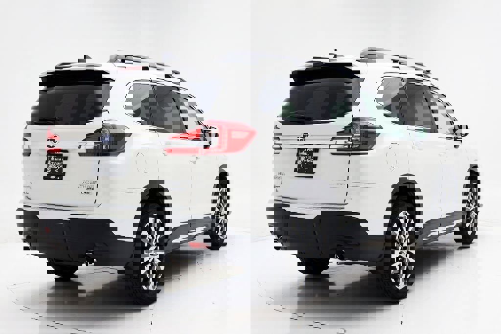 Used 2022 Subaru Ascent Limited w/ Technology Package image 9