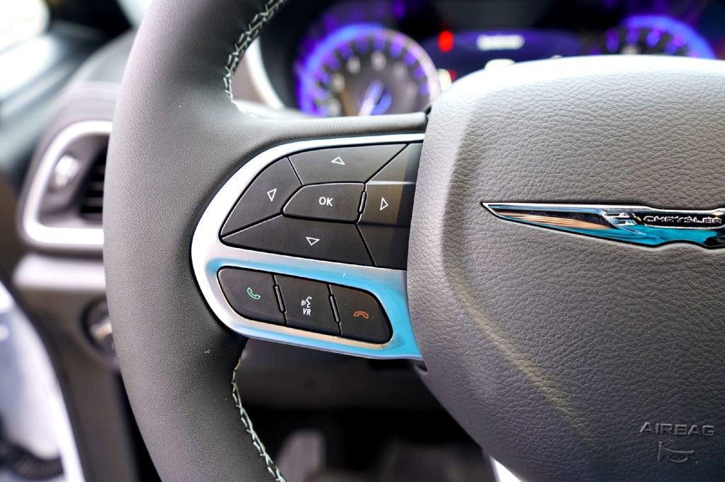 New 2026 Chrysler Pacifica Select image 14