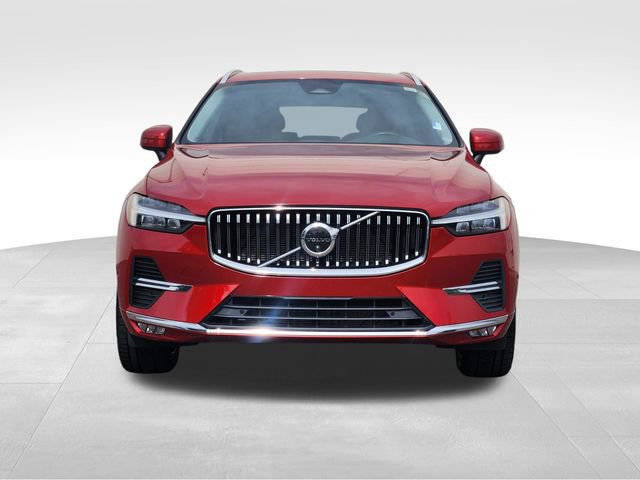 Certified 2023 Volvo XC60 B5 Plus AWD/4WD image 3