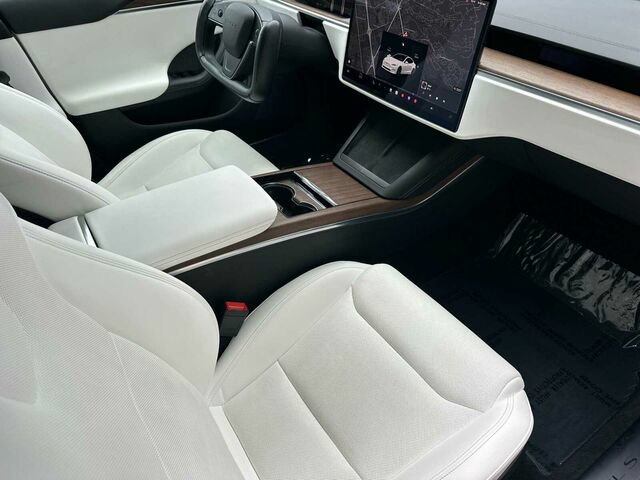 Used 2022 Tesla Model S AWD/4WD image 18