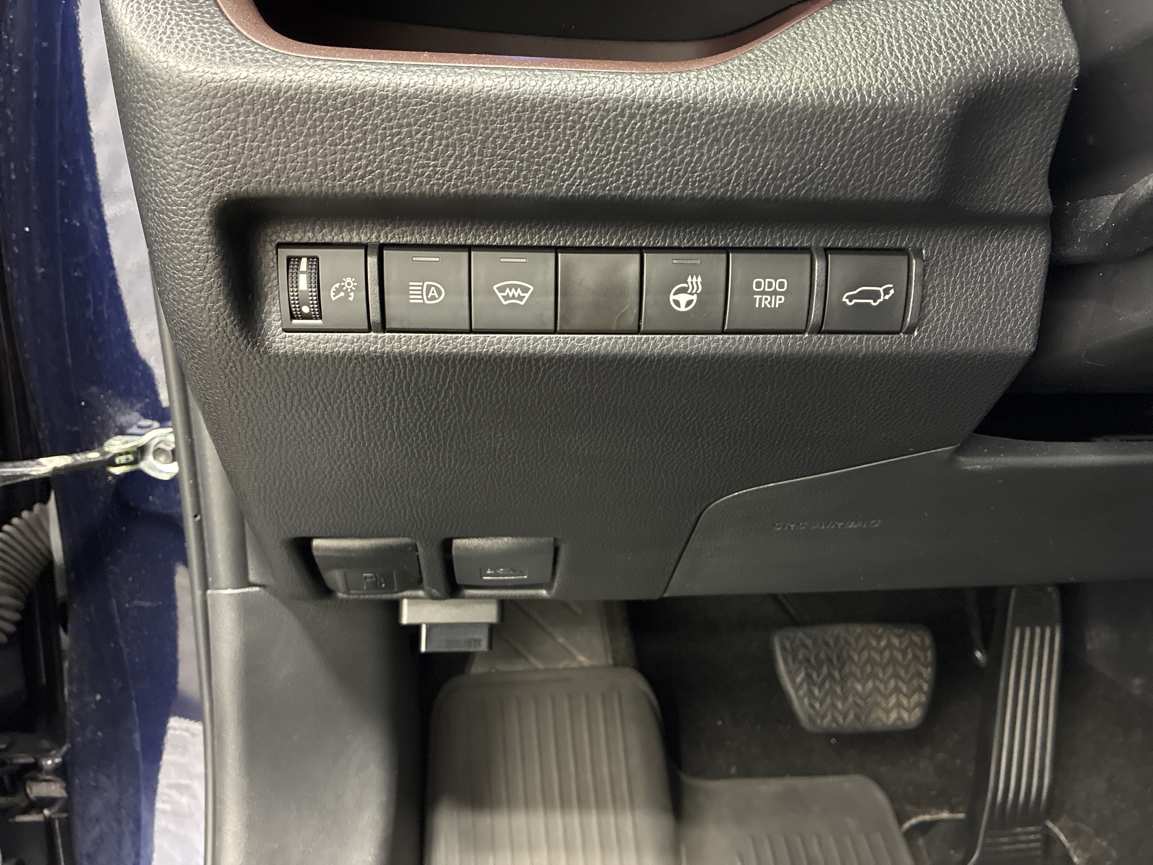 Used 2024 Toyota RAV4 Limited w/ Weather Package AWD/4WD image 19