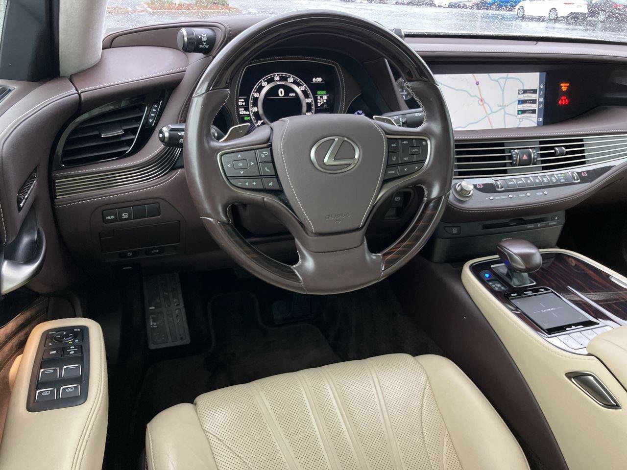 Used 2018 Lexus LS 500h w/ Luxury Package RWD image 17