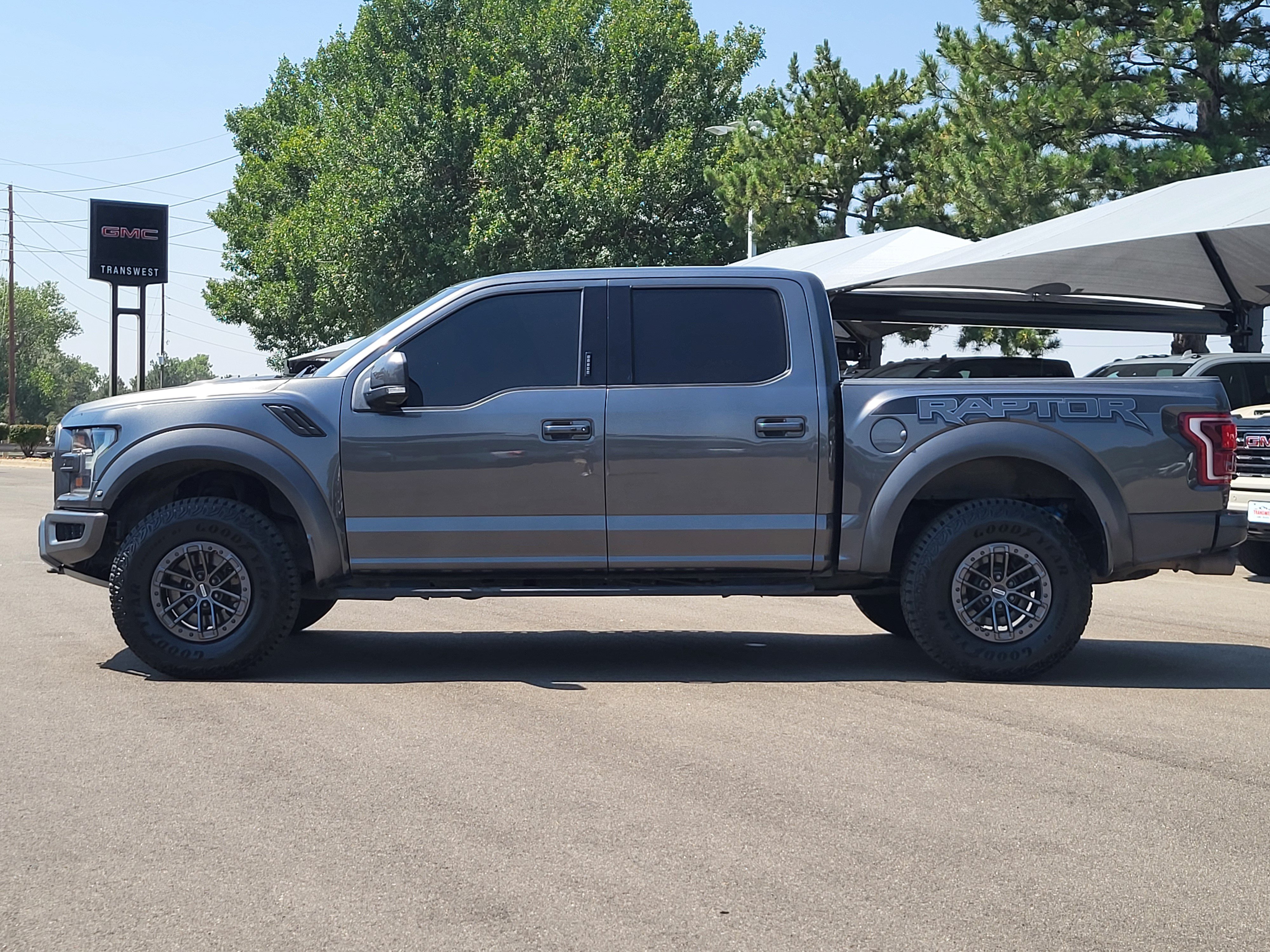 Used 2018 Ford F150 Raptor w/ Equipment Group 802A Luxury AWD/4WD image 4